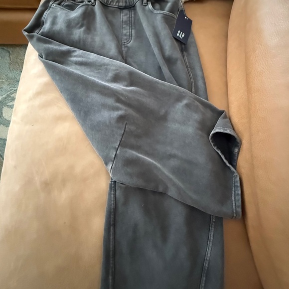 Gap Heavyweight French Terry Barrel Sweatpants - Picture 5 of 6